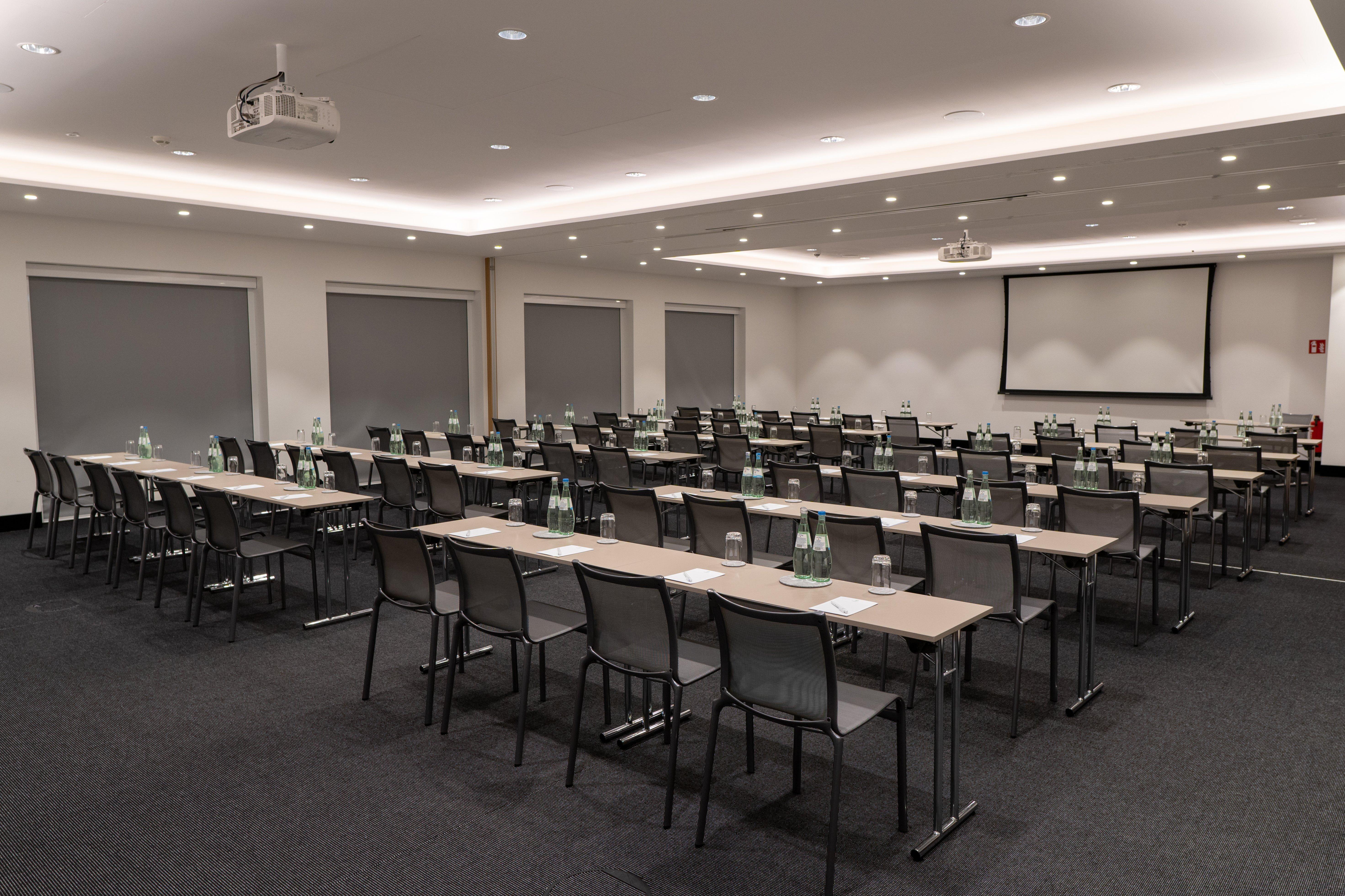 Holiday Inn Munich - Leuchtenbergring By Ihg Bagian luar foto